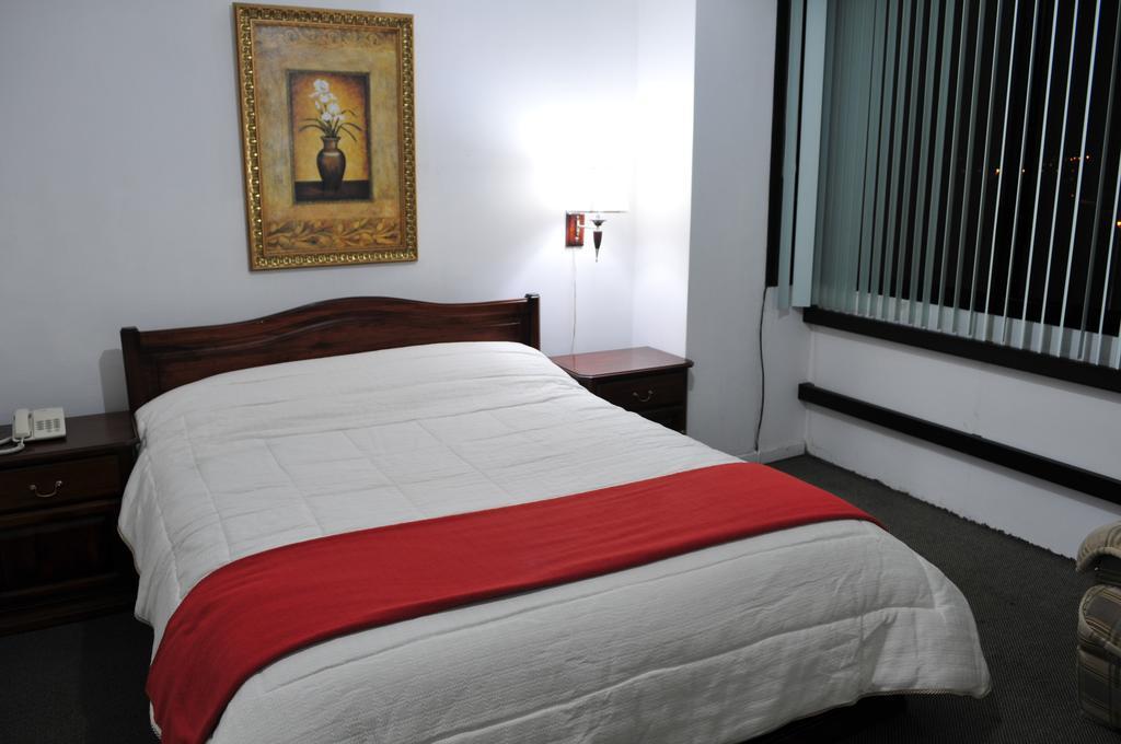 Hotel Cordero Куенка Екстер'єр фото