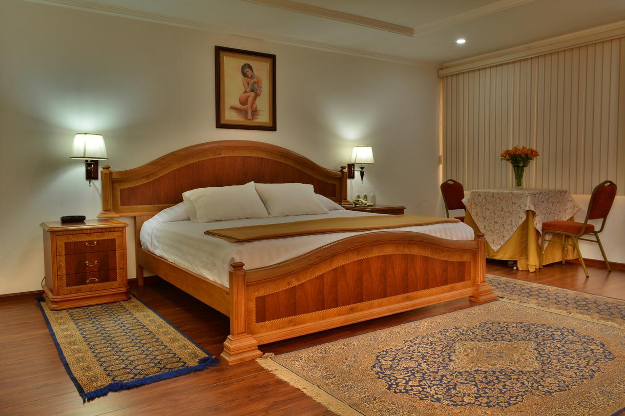 Hotel Cordero Куенка Екстер'єр фото